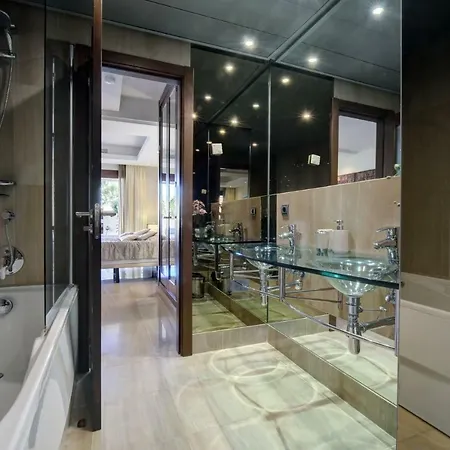 Apartment Luxury Penthouse With Private Pool *