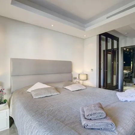 Apartment Luxury Penthouse With Private Pool *