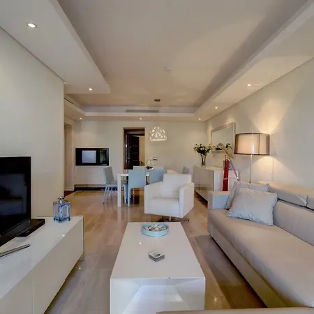Luxury Penthouse With Private Pool Apartment *